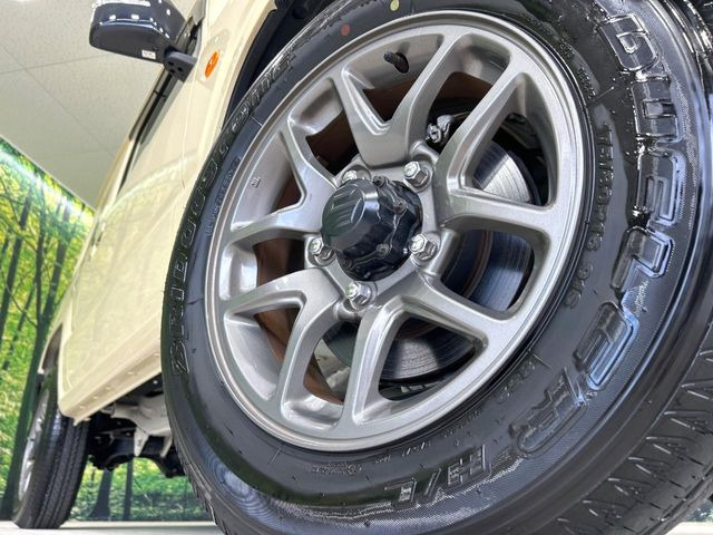 �y����16�C���`�A���~�z�C�[���z�O�ςɃ}�b�`���������A���~�z�C�[���𑕒����Ă���܂��B�e��ЊO�A���~�z�C�[����A�X�^�b�h���X�^�C�����戵�����Ă���܂��B���񂲑��k����������