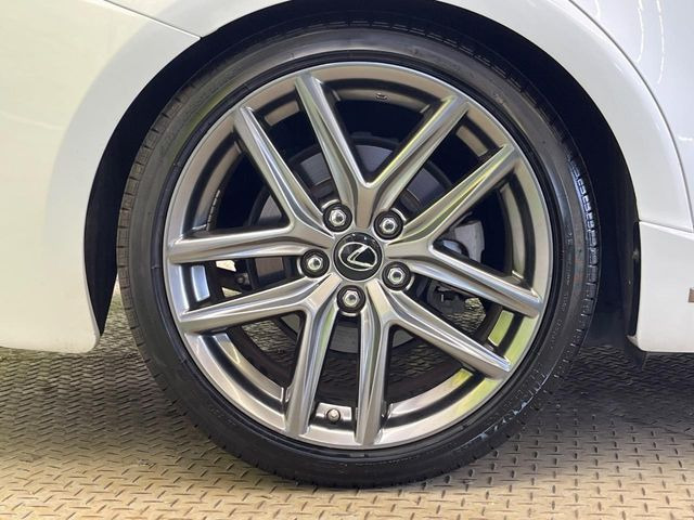 �y����18�C���`�A���~�z�C�[���z�O�ςɃ}�b�`���������A���~�z�C�[���𑕒����Ă���܂��B�e��ЊO�A���~�z�C�[����A�X�^�b�h���X�^�C�����戵�����Ă���܂��B���񂲑��k����������