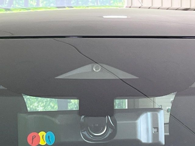 �y�C���e���W�F���g�G�}�[�W�F���V�[�u���[�L�z�t�����g�J�����őO���̎ԗ�����s�҂����m�B�Փ˂������Ȏ��͏Փ˔�Q�y���u���[�L���쓮�A�Փˉ�����T�|�[�g�B�����S�Ƀh���C�u�����y���݂��������܂��B