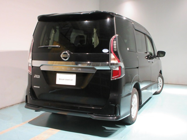 セレナ2.0 ハイウェイスターV 4WD