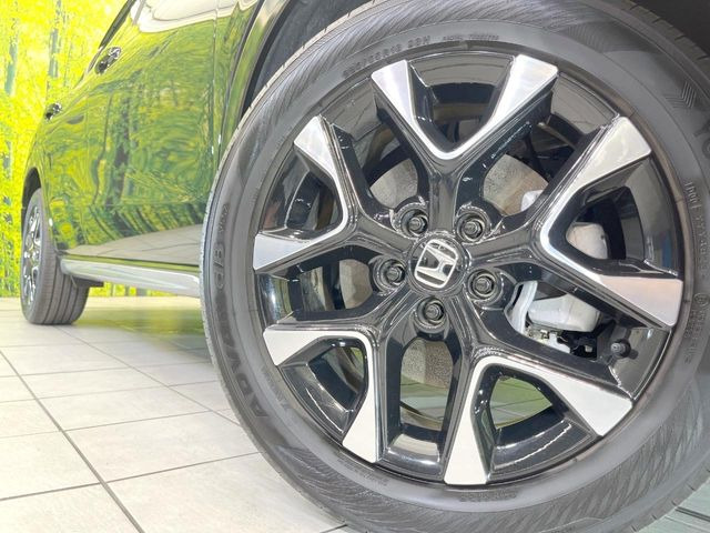 �y����18�C���`�A���~�z�C�[���z�O�ςɃ}�b�`���������A���~�z�C�[���𑕒����Ă���܂��B�e��ЊO�A���~�z�C�[����A�X�^�b�h���X�^�C�����戵�����Ă���܂��B���񂲑��k����������