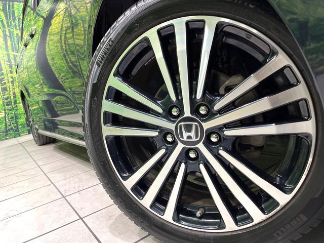 �y����18�C���`�A���~�z�C�[���z�O�ςɃ}�b�`���������A���~�z�C�[���𑕒����Ă���܂��B�e��ЊO�A���~�z�C�[����A�X�^�b�h���X�^�C�����戵�����Ă���܂��B���񂲑��k����������