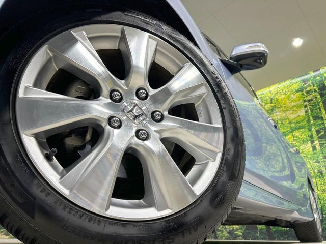 �y����17�C���`�A���~�z�C�[���z�O�ςɃ}�b�`���������A���~�z�C�[���𑕒����Ă���܂��B�e��ЊO�A���~�z�C�[����A�X�^�b�h���X�^�C�����戵�����Ă���܂��B���񂲑��k����������