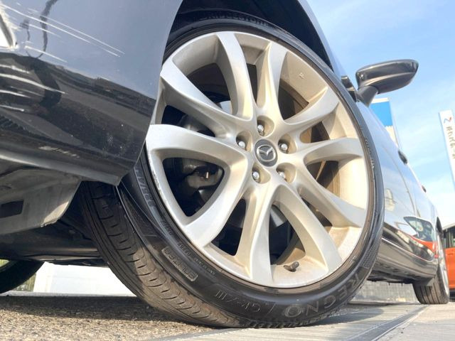 �y����19�C���`�A���~�z�C�[���z�O�ςɃ}�b�`���������A���~�z�C�[���𑕒����Ă���܂��B�e��ЊO�A���~�z�C�[����A�X�^�b�h���X�^�C�����戵�����Ă���܂��B���񂲑��k����������
