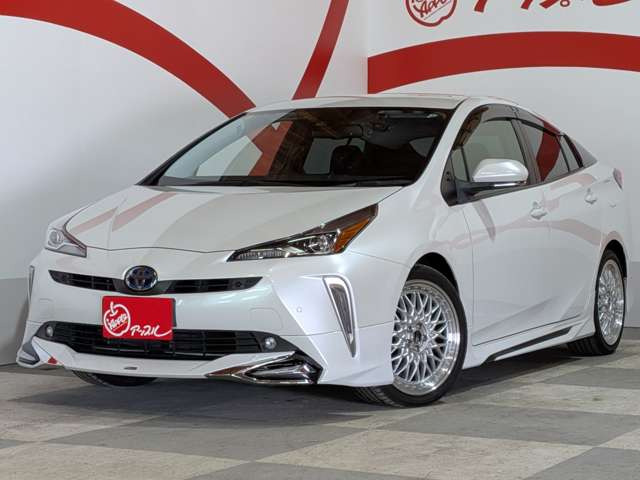 プリウス1.8 S セーフティ プラスII E-Four 4WD