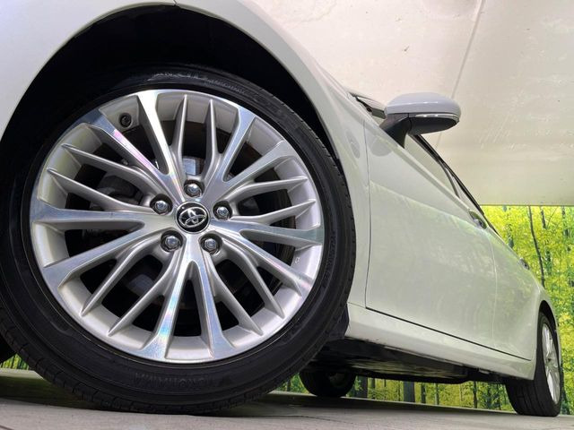 �y����18�C���`�A���~�z�C�[���z�O�ςɃ}�b�`���������A���~�z�C�[���𑕒����Ă���܂��B�e��ЊO�A���~�z�C�[����A�X�^�b�h���X�^�C�����戵�����Ă���܂��B���񂲑��k����������