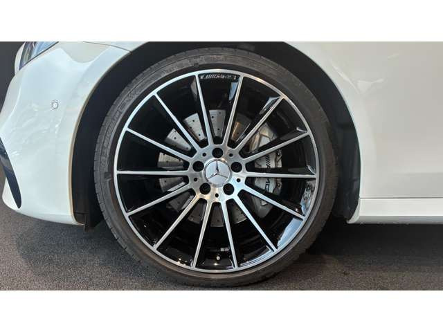 EクラスAMG E43 4マチック 4WD