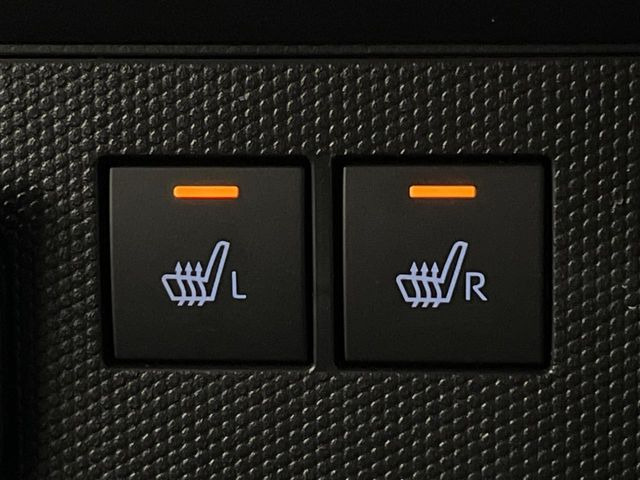 【シートヒーター】寒い日に重宝するシートヒーター!エアコンより早く温まってくれるので寒がりの人も安心ですね♪エアコンの温風は乾燥するから苦手、という方にもをおすすめです。