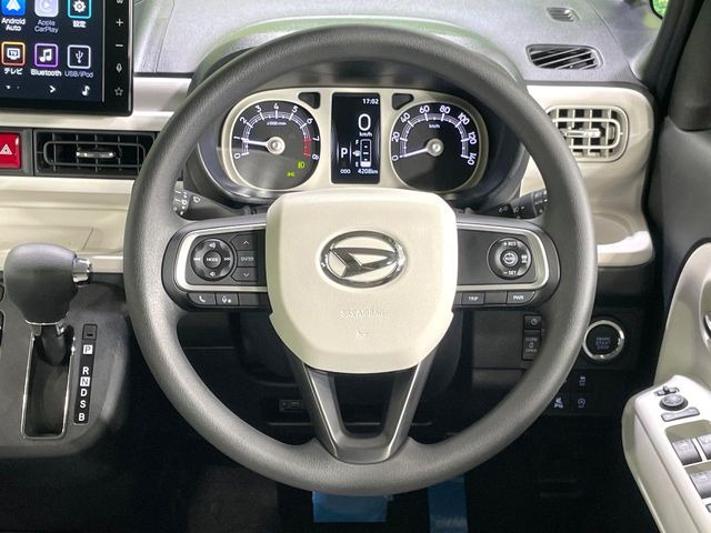 【ステアリングスイッチ】運転中、前方から目線をそらすことなく、オーディオ等の操作が可能な便利機能!安心&快適なドライブを演出してくれます♪