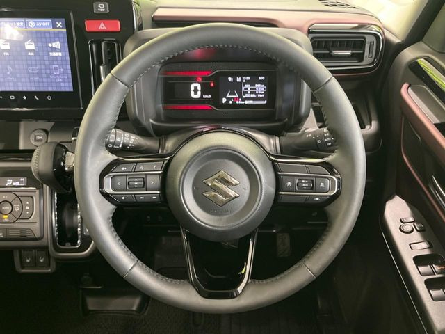 【純正革巻きステアリング】上質な革を使用することで、手にしっかり馴染みとても運転しやすいハンドルです♪