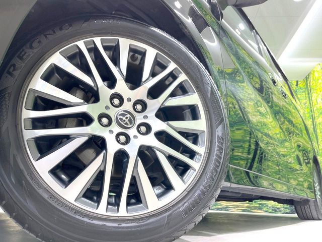 �y����18�C���`�A���~�z�C�[���z�O�ςɃ}�b�`���������A���~�z�C�[���𑕒����Ă���܂��B�e��ЊO�A���~�z�C�[����A�X�^�b�h���X�^�C�����戵�����Ă���܂��B���񂲑��k����������
