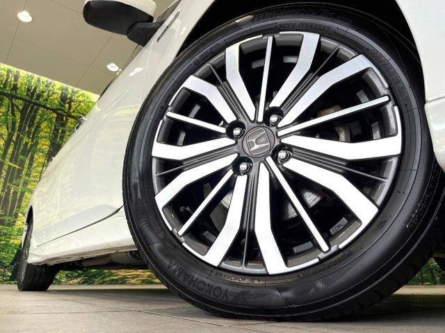 �y����16�C���`�A���~�z�C�[���z�O�ςɃ}�b�`���������A���~�z�C�[���𑕒����Ă���܂��B�e��ЊO�A���~�z�C�[����A�X�^�b�h���X�^�C�����戵�����Ă���܂��B���񂲑��k����������