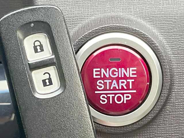 �yHonda�X�}�[�g�L�[�z�J�o����|�P�b�g�ɓ��ꂽ�܂܂ł��h�A�̎{���E�������\�ȃX�}�[�g�L�[�𑕔��B�G���W���̃I���E�I�t�����J�M�����o���K�v����������Ƃ��Ă��֗��ł���