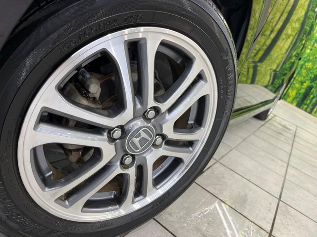 �y����14�C���`�A���~�z�C�[���z�O�ςɃ}�b�`���������A���~�z�C�[���𑕒����Ă���܂��B�e��ЊO�A���~�z�C�[����A�X�^�b�h���X�^�C�����戵�����Ă���܂��B���񂲑��k����������