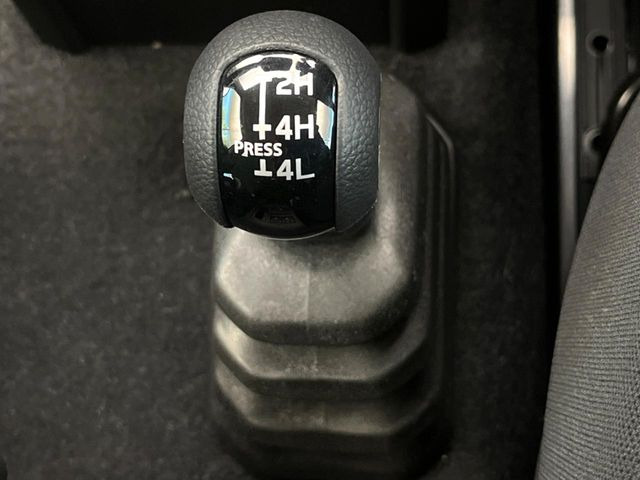 4WDのお車ですので、雪道でも安心です♪降雪地地域にお住まいの方以外にも、ウィンタースポーツが趣味の方や降雪地域へ帰省される機会がある方にもおすすめ!