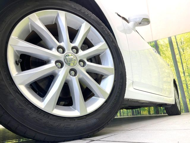 �y����17�C���`�A���~�z�C�[���z�O�ςɃ}�b�`���������A���~�z�C�[���𑕒����Ă���܂��B�e��ЊO�A���~�z�C�[����A�X�^�b�h���X�^�C�����戵�����Ă���܂��B���񂲑��k����������