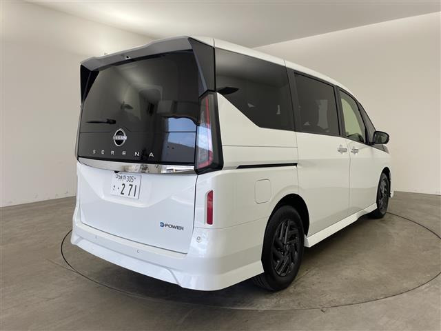 セレナ1.4 e-POWER ハイウェイスターV