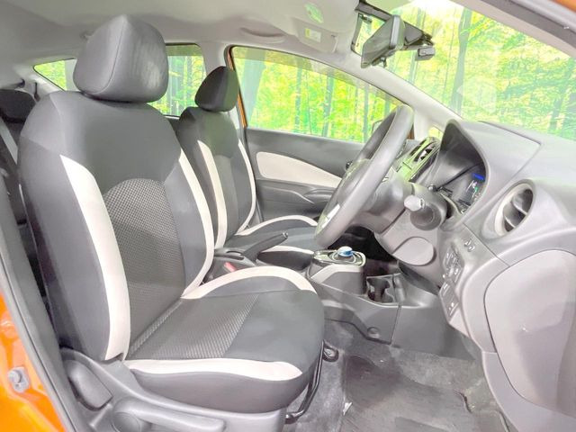運転席シート廻りは使用感も少なく、良好な状態となっています。丁寧に使われていたことがよくわかりますね。