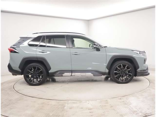 RAV42.0 アドベンチャー 4WD