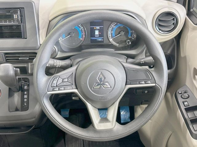�y�X�e�A�����O�X�C�b�`�z�^�]���A�O������ڐ������炷���ƂȂ��A�I�[�f�B�I���̑��삪�\�ȕ֗��@�\!���S&���K�ȃh���C�u�����o���Ă���܂���