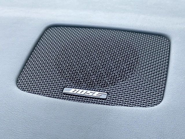 ��BOSE�T���E���h�V�X�e��:���f�����ɍœK�Ȓ������{���ꂽ�A�l�C�̃T�E���h�V�X�e���ł��B�ʏ�̃X�s�[�J�[�Ɣ�r���Ă����̍L���肪�������܂��B���񂲗��X�̏ゲ�̊����������B