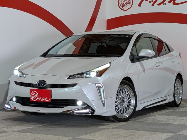 プリウス1.8 S セーフティ プラスII E-Four 4WD