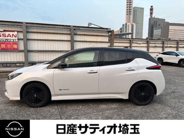 リーフX Vセレクション 90周年記念車