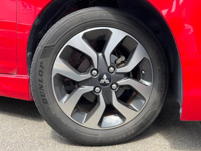 �y����15�C���`�A���~�z�C�[���z�O�ςɃ}�b�`���������A���~�z�C�[���𑕒����Ă���܂��B�e��ЊO�A���~�z�C�[����A�X�^�b�h���X�^�C�����戵�����Ă���܂��B���񂲑��k����������