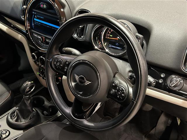 ミニクロスオーバークーパー S E オール4 4WD