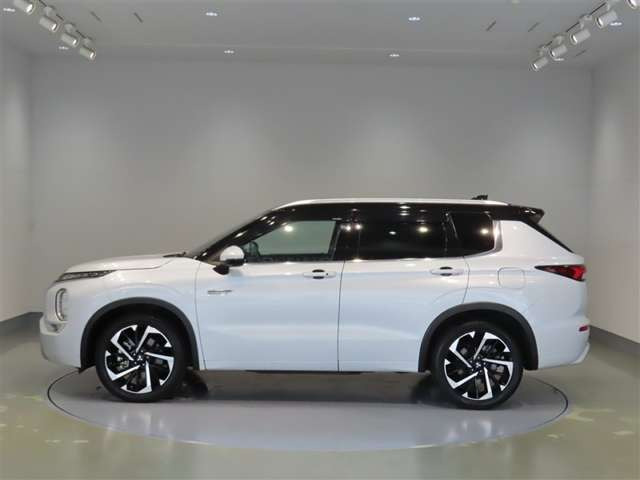 アウトランダーPHEV 2.4 P 4WD