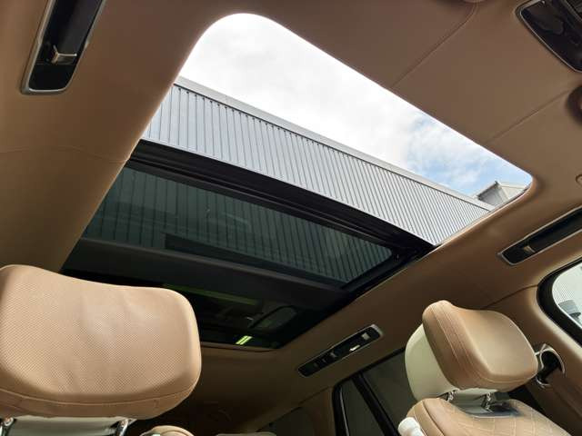 レンジローバーSV 4.4L P530 スタンダードホイールベース 4WD
