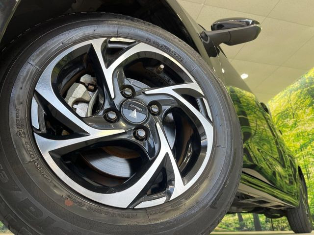 �y����14�C���`�A���~�z�C�[���z�O�ςɃ}�b�`���������A���~�z�C�[���𑕒����Ă���܂��B�e��ЊO�A���~�z�C�[����A�X�^�b�h���X�^�C�����戵�����Ă���܂��B���񂲑��k����������