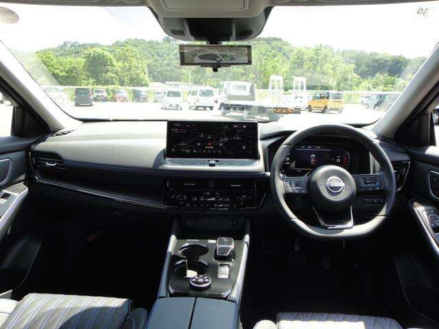 ☆360&deg;全方向の安全を確保する「360&deg;セーフティーアシスト(全方位運転支援システム)」を採用する。緊急ブレーキをはじめ、標識検知機能などは全車に標準で搭載☆