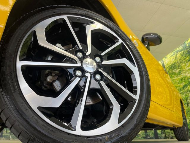 �y�����I�v�V����16�C���`�A���~�z�C�[���z�����I�v�V�����z�C�[���𑕒��B���s���\�̌���ɉ����A�O�ς����X�^�C���b�V���ɂȂ��Ă��܂��B