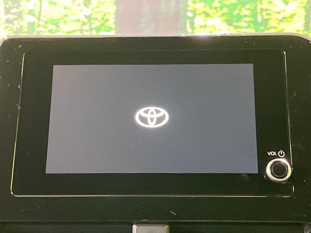 �y8�C���` �f�B�X�v���C�I�[�f�B�I�z���ʂ̃f�B�X�v���C��AppleCarPlay��AndroidAuto�����p�\�B�傫�ȉ�ʂŃX�}�z�i�r�A�v���������p���������܂���