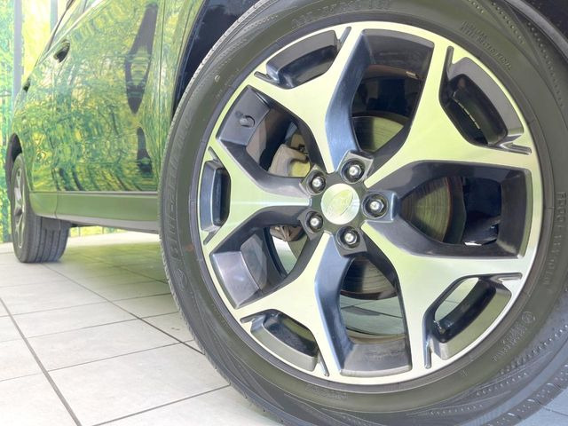 �y����18�C���`�A���~�z�C�[���z�O�ςɃ}�b�`���������A���~�z�C�[���𑕒����Ă���܂��B�e��ЊO�A���~�z�C�[����A�X�^�b�h���X�^�C�����戵�����Ă���܂��B���񂲑��k����������