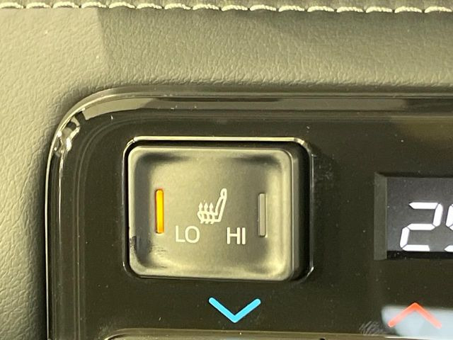 【シートヒーター】寒い日に重宝するシートヒーター!エアコンより早く温まってくれるので寒がりの人も安心ですね♪エアコンの温風は乾燥するから苦手、という方にもをおすすめです。