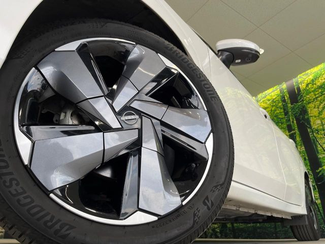 �y����17�C���`�A���~�z�C�[���z�O�ςɃ}�b�`���������A���~�z�C�[���𑕒����Ă���܂��B�e��ЊO�A���~�z�C�[����A�X�^�b�h���X�^�C�����戵�����Ă���܂��B���񂲑��k����������