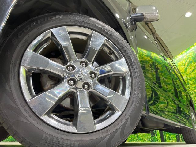 �y����18�C���`�A���~�z�C�[���z�O�ςɃ}�b�`���������A���~�z�C�[���𑕒����Ă���܂��B�e��ЊO�A���~�z�C�[����A�X�^�b�h���X�^�C�����戵�����Ă���܂��B���񂲑��k����������