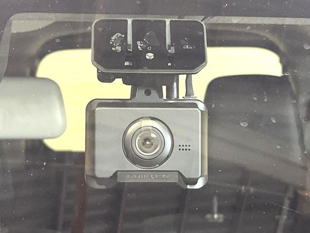 【ドライブレコーダー】ドライブレコーダー装備!走行中はもちろん、あおり運転や事故に遭遇した際、映像で記録し、万一のリスクに備えます。※記録用SDカードはお客様ご自身でご準備いただく必要があります。