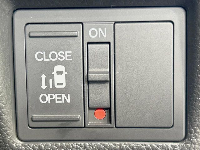 【パワースライドドア】スマートキーや運転席のスイッチでスライドドアの開閉が可能♪電動だから力を入れてドアを開ける必要が無く、小さいお子様でも、重い荷物を持っている時もラクに開け閉めできます♪