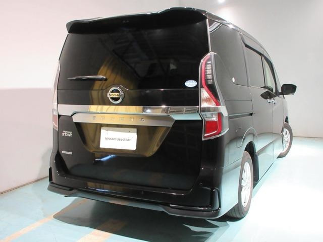 セレナ2.0 ハイウェイスターV 4WD