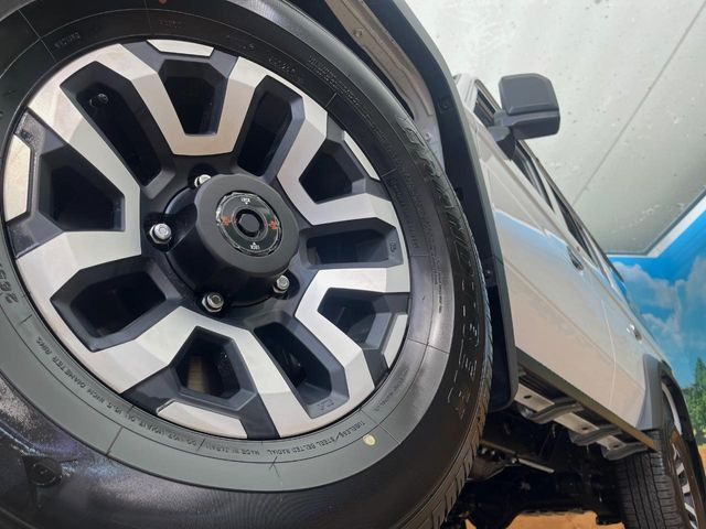 �y�����A���~�z�C�[���z�O�ςɃ}�b�`���������A���~�z�C�[���𑕒����Ă���܂��B�e��ЊO�A���~�z�C�[����A�X�^�b�h���X�^�C�����戵�����Ă���܂��B���񂲑��k����������