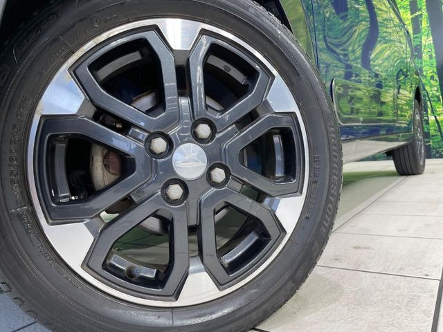 �y����15�C���`�A���~�z�C�[���z�O�ςɃ}�b�`���������A���~�z�C�[���𑕒����Ă���܂��B�e��ЊO�A���~�z�C�[����A�X�^�b�h���X�^�C�����戵�����Ă���܂��B���񂲑��k����������
