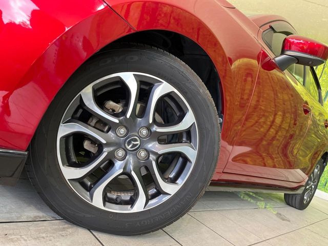 �y����16�C���`�A���~�z�C�[���z�O�ςɃ}�b�`���������A���~�z�C�[���𑕒����Ă���܂��B�e��ЊO�A���~�z�C�[����A�X�^�b�h���X�^�C�����戵�����Ă���܂��B���񂲑��k����������