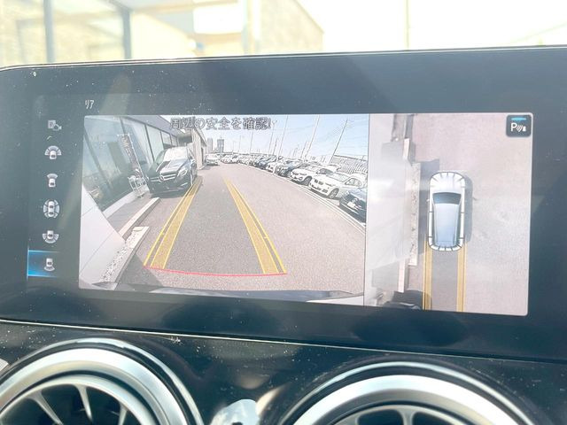 ���p�m���~�b�N�r���[���j�^�[:��p�̃J�����ɂ��A�ォ�猩���낵���悤�Ȏ��_��360�x�N���}�̎��͂��m�F���邱�Ƃ��ł��܂������p�������m�F���₷���A�����ꏊ�ł̐؂�Ԃ��⒓�Ԃ��X���[�Y�ɍs���܂��B