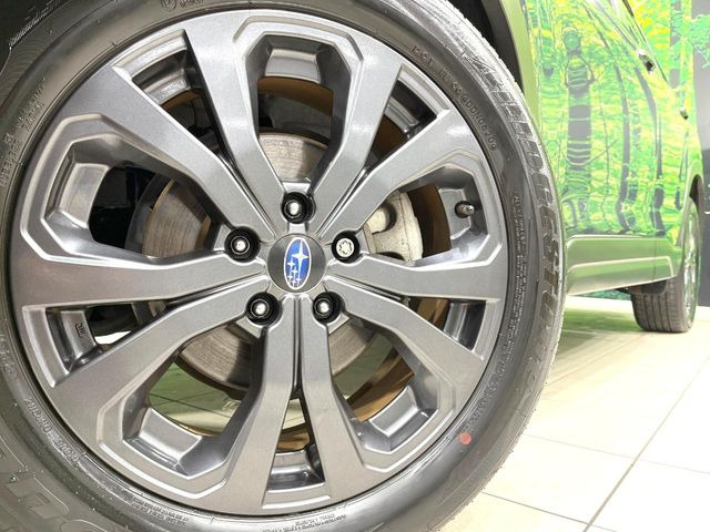 �y����18�C���`�A���~�z�C�[���z�O�ςɃ}�b�`���������A���~�z�C�[���𑕒����Ă���܂��B�e��ЊO�A���~�z�C�[����A�X�^�b�h���X�^�C�����戵�����Ă���܂��B���񂲑��k����������