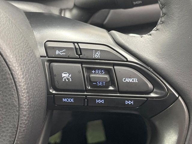 【レーダークルーズコントロール】高速道路での長距離走行が楽に!!自動で速度を保つクルーズコントロールが、衝突軽減システムと連携し、前方の車両を感知して車間を保つように速度調節してくれます!!