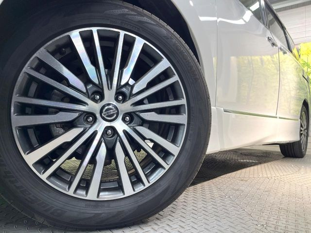 �y�����A���~�z�C�[���z�O�ςɃ}�b�`���������A���~�z�C�[���𑕒����Ă���܂��B�e��ЊO�A���~�z�C�[����A�X�^�b�h���X�^�C�����戵�����Ă���܂��B���񂲑��k����������