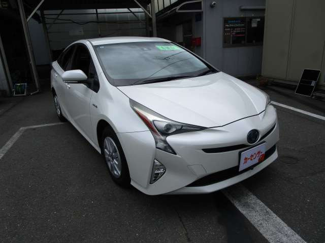 プリウス1.8 S E-Four 4WD